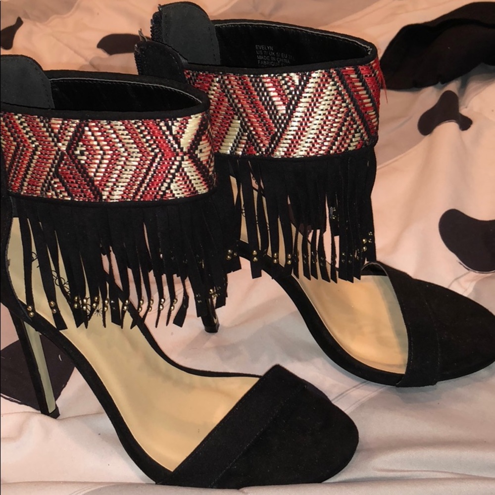 🚨24 hour sale🚨🌷New shoedazzle heels size 7🌷